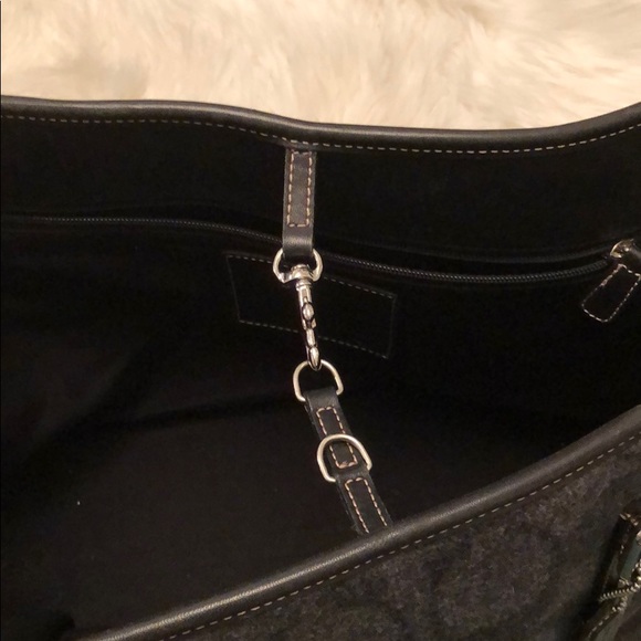 Coach purse - Picture 5 of 8